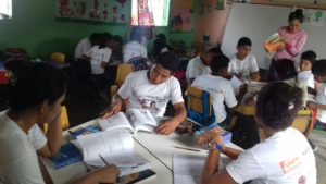 There are 18 youth participating in the “EDUCATODOS” (We all learn) alternative education group in Valle, Honduras. The t-shirts are their uniforms that they wear for every session. ©2018 Photo by Elmer Osorto, Project Facilitator